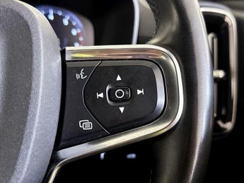 Volvo XC40 1.5 T3 R-Design Euro 6 (s/s) 5dr