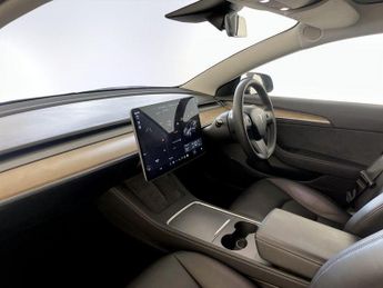 Tesla Model 3 Standard Range Plus Auto RWD 4dr