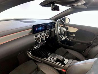 Mercedes-Benz CLA 2.0 CLA220d AMG Line Night Edition (Premium Plus) Coupe 8G-DCT E