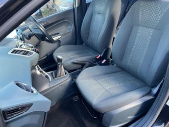 Ford Fiesta 1.6 TDCi DPF Titanium 5dr