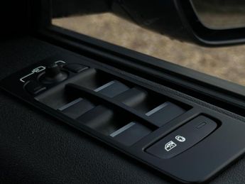 Land Rover Discovery Sport 1.5 P300e 12.2kWh Urban Edition Auto 4WD Euro 6 (s/s) 5dr