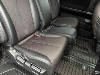 Nissan Elgrand 2.5 Highway Star [8 Seater] ULEZ Free
