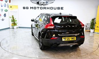 VOLVO V40 CROSS COUNTRY 1.5 T3 Hatchback 5dr Petrol Auto Euro 6 (s/s) (152 ps) +FREE 6 M