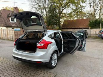Ford Focus 1.6 Zetec Powershift Euro 5 5dr
