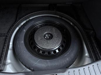 Ford Focus 1.6 Zetec Hatchback 5dr Petrol Powershift Euro 5 (125 ps)