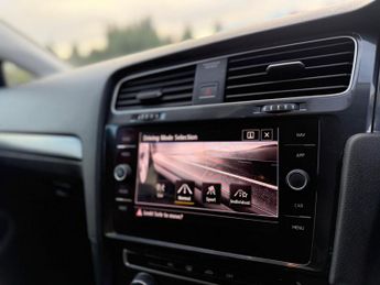 Volkswagen Golf 1.4 TSI BlueMotion Tech SE Nav DSG Euro 6 (s/s) 5dr