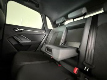 Audi Q3 1.5 TFSI CoD 35 S line S Tronic Euro 6 (s/s) 5dr