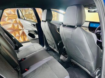 Volkswagen ID.4 Pure 52kWh Life Auto 5dr