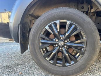 Nissan Navara 2.3 dCi Tekna Auto 4WD Euro 6 4dr