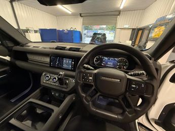 Land Rover Defender 110 3.0 D250 MHEV Hard Top SUV Auto 4WD MWB Euro 6 (s/s) 5dr