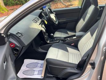 Volvo V50 2.0 D3 R-Design Edition Geartronic Euro 5 5dr