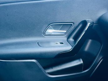 Mercedes-Benz A Class 1.5 A180d SE 7G-DCT Euro 6 (s/s) 5dr