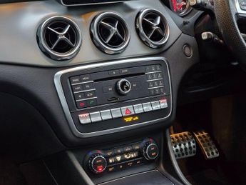 Mercedes-Benz GLA 2.0 GLA250 AMG Line (Premium Plus) 7G-DCT 4MATIC Euro 6 (s/s) 5d