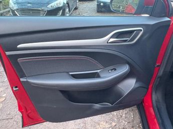 MG MG ZS 72.6kWh SE Long Range Auto 5dr