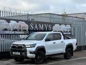 Toyota Hi Lux 2.8 D-4D-h Invincible X Auto 4WD Euro 6 4dr