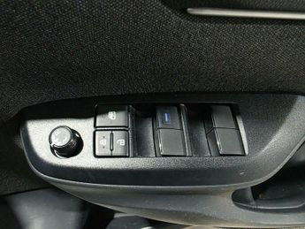 Toyota Yaris 1.5 VVT-h Design E-CVT Euro 6 (s/s) 5dr