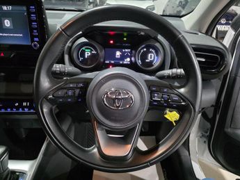 Toyota Yaris 1.5 VVT-h Design E-CVT Euro 6 (s/s) 5dr