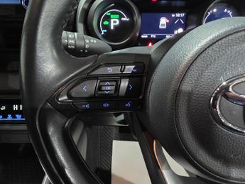 Toyota Yaris 1.5 VVT-h Design E-CVT Euro 6 (s/s) 5dr