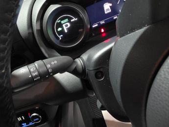 Toyota Yaris 1.5 VVT-h Design E-CVT Euro 6 (s/s) 5dr