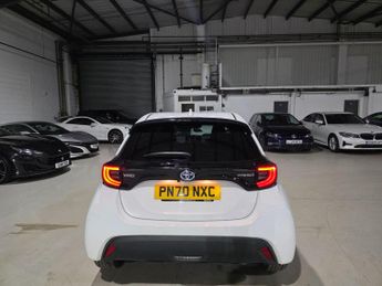 Toyota Yaris 1.5 VVT-h Design E-CVT Euro 6 (s/s) 5dr