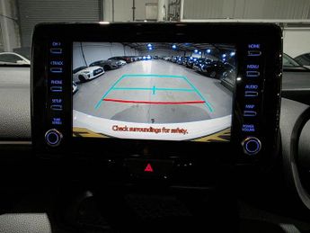 Toyota Yaris 1.5 VVT-h Design E-CVT Euro 6 (s/s) 5dr