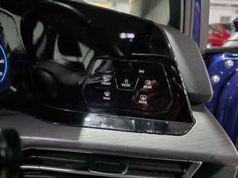 Volkswagen Golf 1.4 TSI 13kWh Style DSG Euro 6 (s/s) 5dr