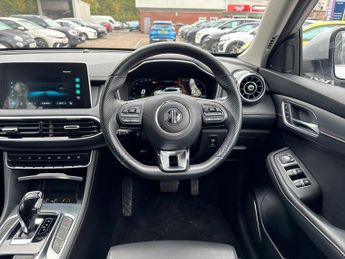 MG MG HS 1.5 T-GDI 16.6kWh SE Auto Euro 6 (s/s) 5dr