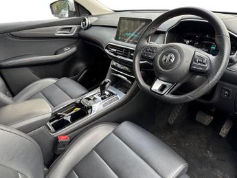 MG MG HS 1.5 T-GDI 16.6kWh SE Auto Euro 6 (s/s) 5dr