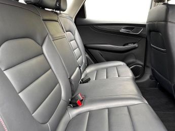 MG MG HS 1.5 T-GDI 16.6kWh SE Auto Euro 6 (s/s) 5dr