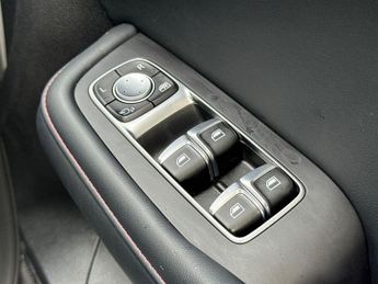 MG MG HS 1.5 T-GDI 16.6kWh SE Auto Euro 6 (s/s) 5dr