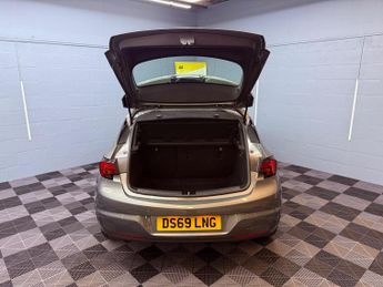 Vauxhall Astra 1.4i Turbo Design Auto Euro 6 (s/s) 5dr