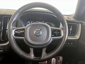 Volvo XC60 2.0h T6 Recharge 11.6kWh R-Design Auto AWD Euro 6 (s/s) 5dr