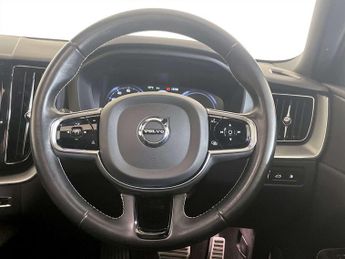 Volvo XC60 2.0h T6 Recharge 11.6kWh R-Design Auto AWD Euro 6 (s/s) 5dr