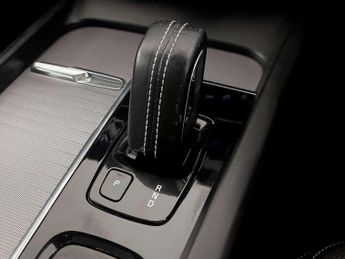 Volvo XC60 2.0h T6 Recharge 11.6kWh R-Design Auto AWD Euro 6 (s/s) 5dr