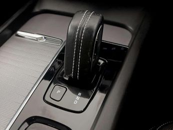 Volvo XC60 2.0h T6 Recharge 11.6kWh R-Design Auto AWD Euro 6 (s/s) 5dr