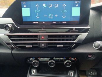 Citroen e-C4 50kWh Shine Plus Hatchback 5dr Electric Auto (136 ps)