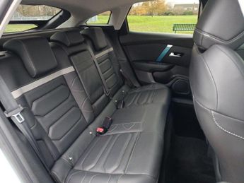 Citroen e-C4 50kWh Shine Plus Hatchback 5dr Electric Auto (136 ps)