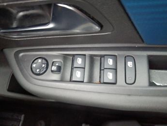 Citroen e-C4 50kWh Shine Plus Hatchback 5dr Electric Auto (136 ps)