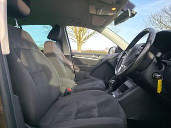 Volkswagen Tiguan 2.0 TDI BlueMotion Tech Match DSG 4WD Euro 5 (s/s) 5dr