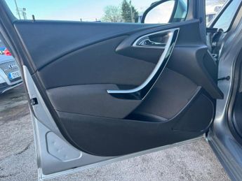 Vauxhall Astra 1.6 16v SRi Euro 5 5dr
