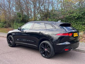 Jaguar F-PACE 2.0 D180 R-Sport Auto AWD Euro 6 (s/s) 5dr