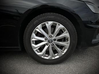 Audi A4 TECHNIK 30 TDI S-A