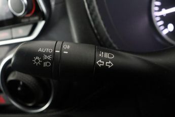 Nissan Juke 1.0 DIG-T N-Connecta DCT Auto Euro 6 (s/s) 5dr