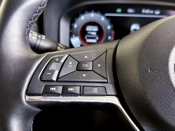 Nissan Juke 1.0 DIG-T N-Connecta Euro 6 (s/s) 5dr