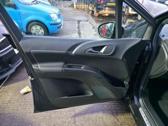 Vauxhall Meriva 1.4i Turbo SE Auto Euro 6 5dr