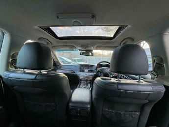 Infiniti M 3.5 35h V6 GT Premium Auto Euro 5 (s/s) 4dr