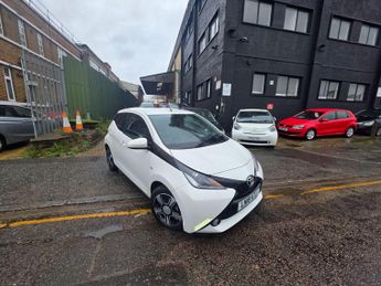 Toyota AYGO 1.0 VVT-i x-clusiv3 x-shift Euro 6 5dr