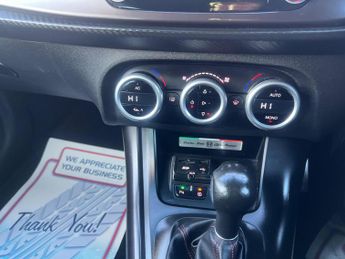 Alfa Romeo Giulietta 2.0 JTDM-2 Speciale TCT Euro 6 (s/s) 5dr
