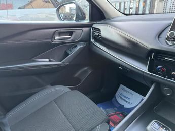 Nissan Qashqai 1.3 DIG-T MHEV Acenta Premium XTRON Euro 6 (s/s) 5dr