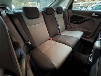 Ford Focus 1.6 Zetec 5dr